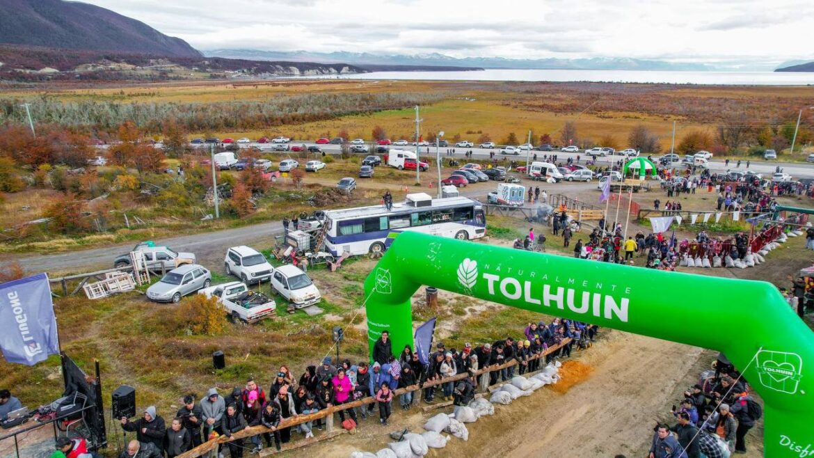 Se realizó la 3era Edición de la Carrera de Autos Locos en Tolhuin