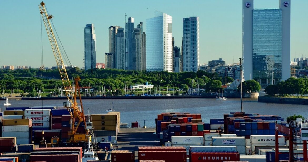 Nación implementa cambios en el régimen de importaciones para PyMes