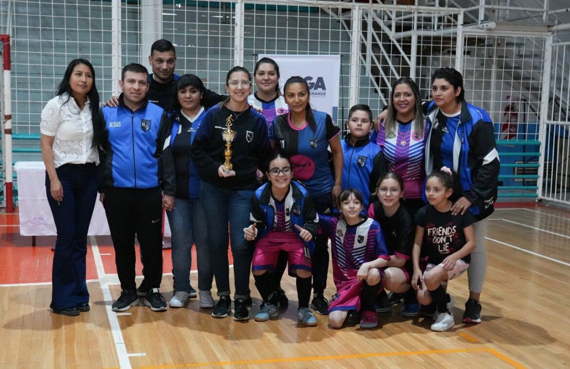 «Mujeres Centenarias» tuvo más de 300 participantes