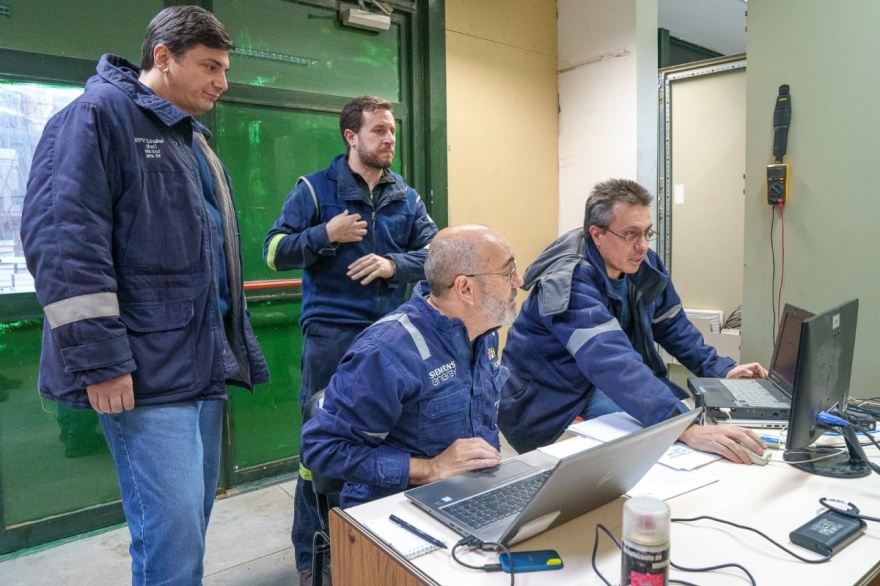 Ingeniero de Siemens arribó a Ushuaia para detectar falla que provoca cortes de energía