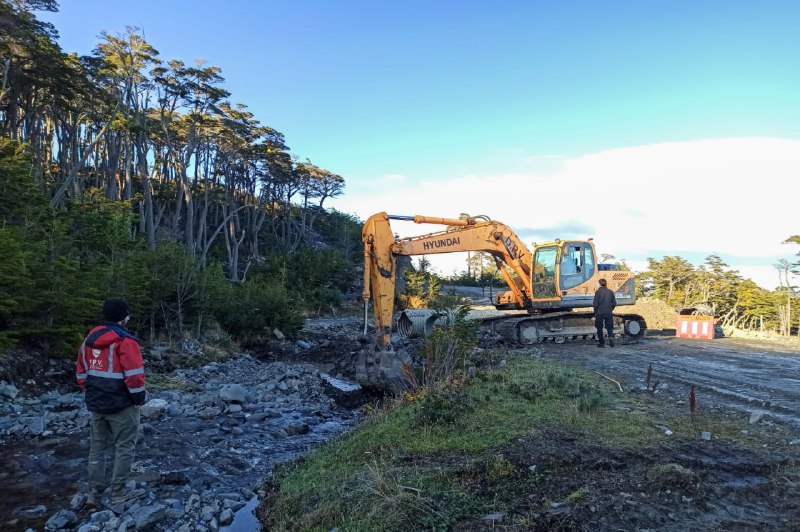 Continúa el intenso operativo de vialidad provincial en la ruta complementaria J