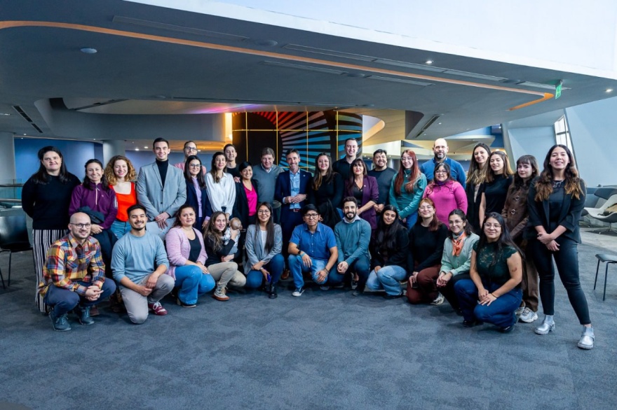 El Gobernador recibió a jóvenes fueguinos que cursaron el programa ‘Gestión para el Desarrollo’ del CFI