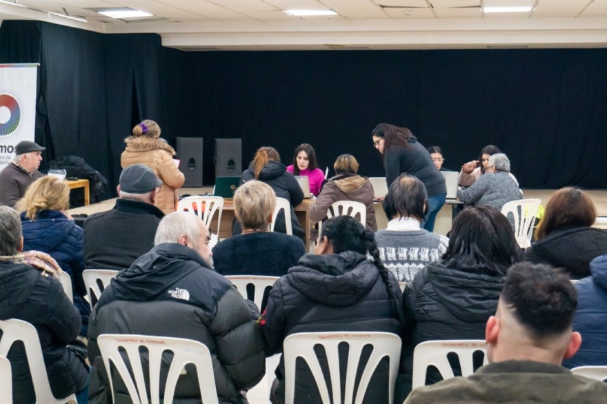 Gobierno y Cooperativa Eléctrica realizaron jornada de inscripción a subsidios de luz y gas