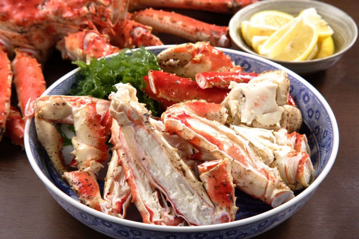 Firman un acuerdo para promover el consumo de centolla en locales gastronómicos fueguinos