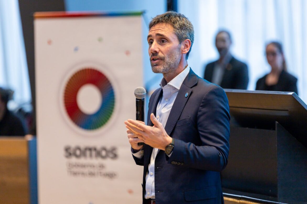 “Felicito al gobernador por tener el coraje y la visión de entender hacia dónde va el mundo en materia de transición energética”
