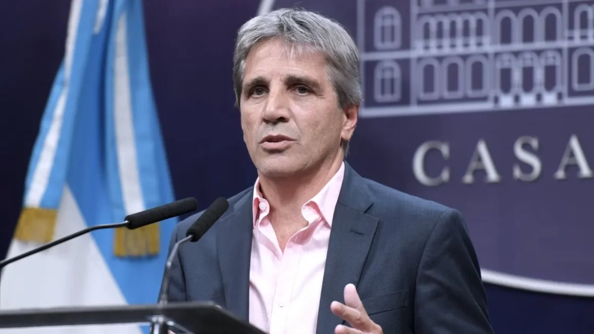 «Mayo: Superávit fiscal vuelve, pero programas alimentarios enfrentan fuertes recortes»