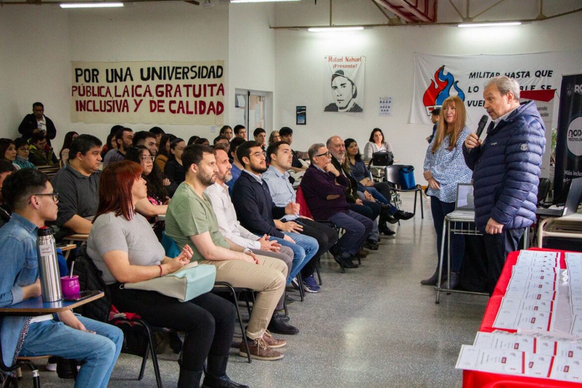 El municipio de Río Grande fortalece la inclusión digital en la UNTDF