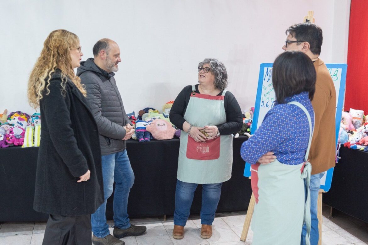 El municipio confeccionó 420 muñecos para niños y niñas riograndenses