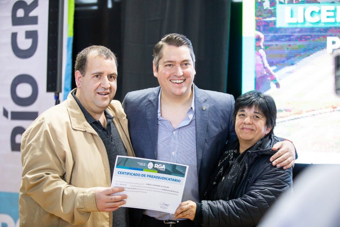 Luego de 17 años, el municipio de Río Grande vuelve a entregar licencias a las y los trabajadores del volante