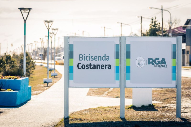 El municipio trabaja en la renovación de la bicisenda costanera