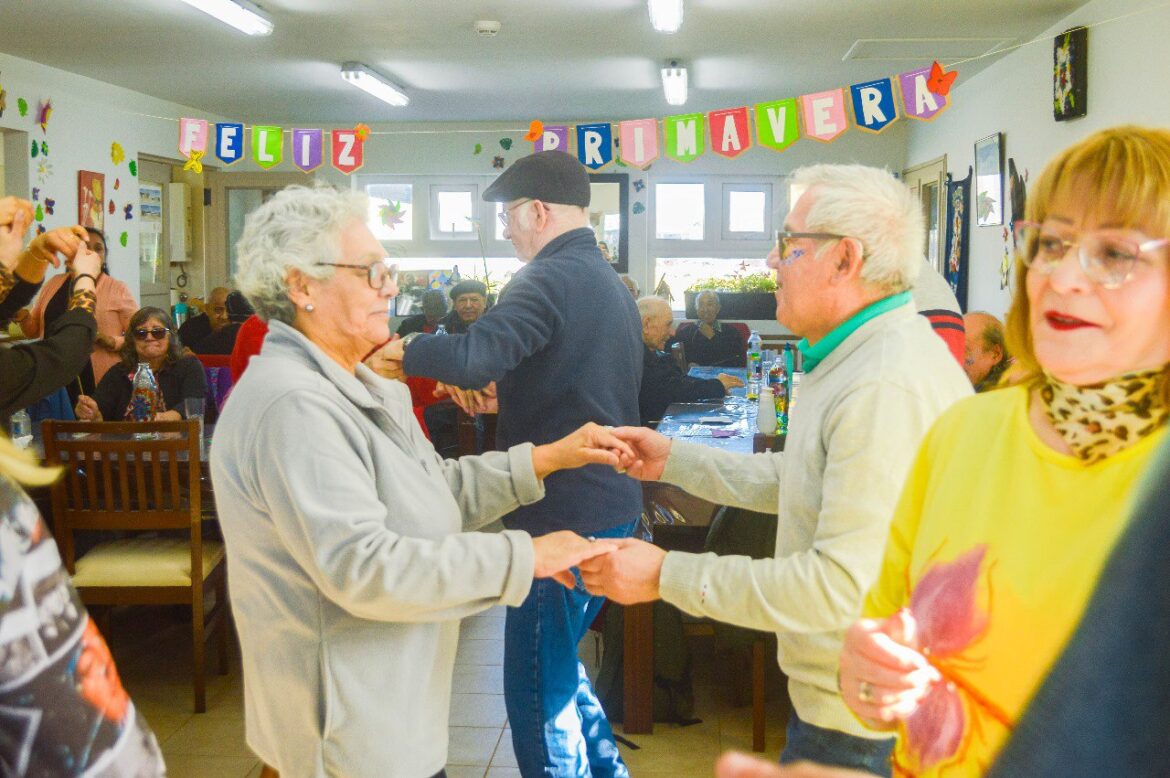 Se realizaron festejos por el día del jubilado en el hogar de día “Lazos De Amor”