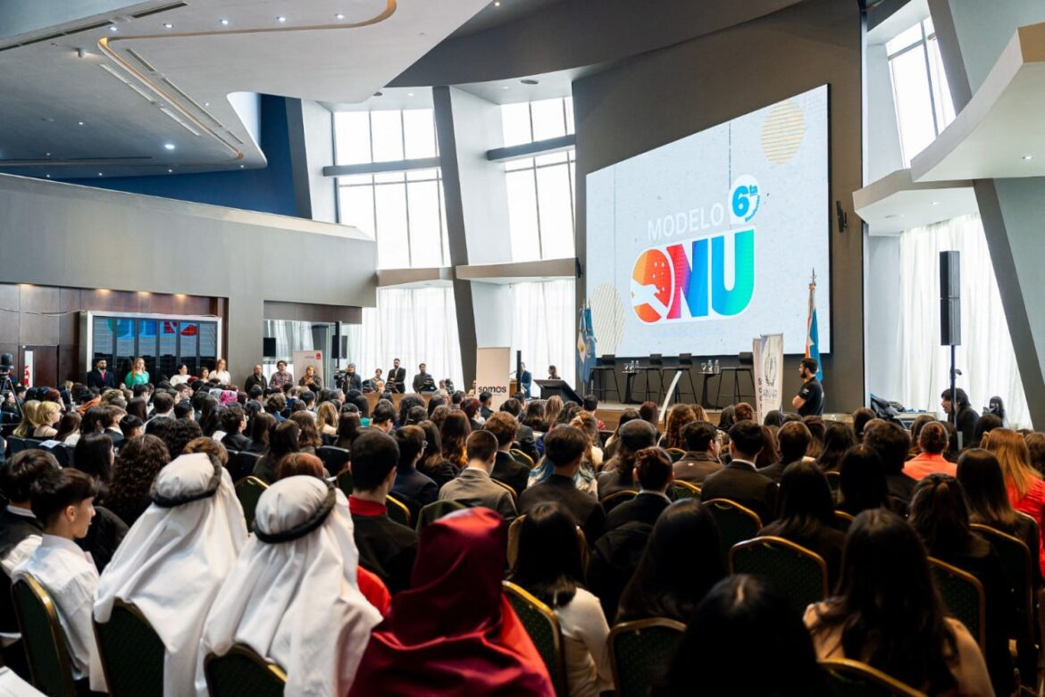 Más de 200 jóvenes de toda la Provincia fueron parte de la VI simulación del modelo de naciones unidas en el fin del mundo