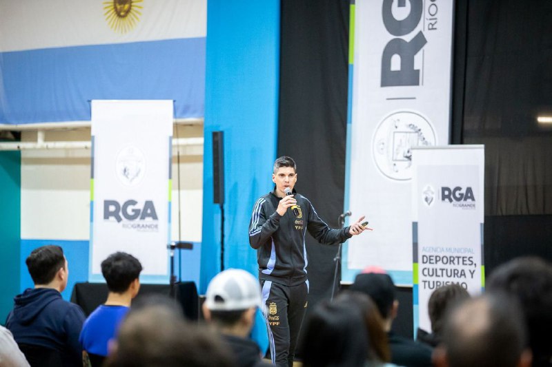 Matías Lucuix encabezó un importante campus de Futsal en Río Grande