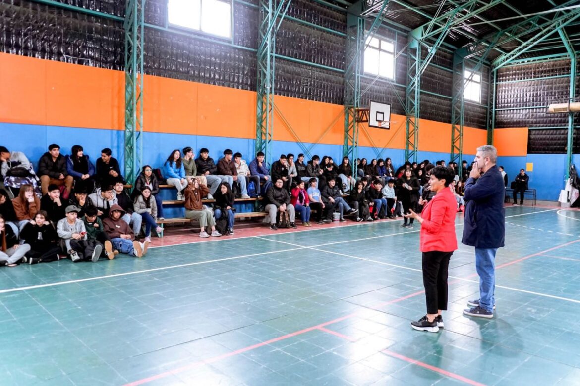 La Agencia De Innovación presentó el programa de becas en inteligencia artificial para jóvenes que cursan 5° año del secundario