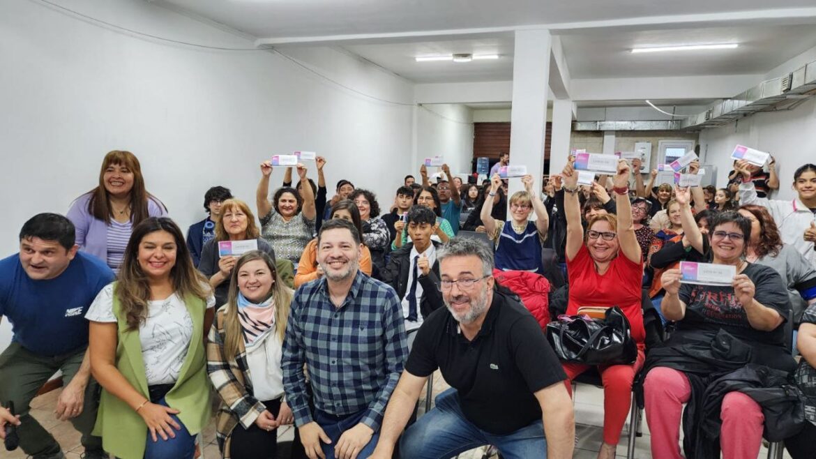 El municipio de Ushuaia y Sutef realizaron el sorteo de parcelas para nuevas viviendas en el barrio Alakalufes