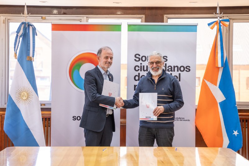 El gobierno Provincial y la UNTDF firmaron un convenio para prácticas profesionales de estudiantes de economía