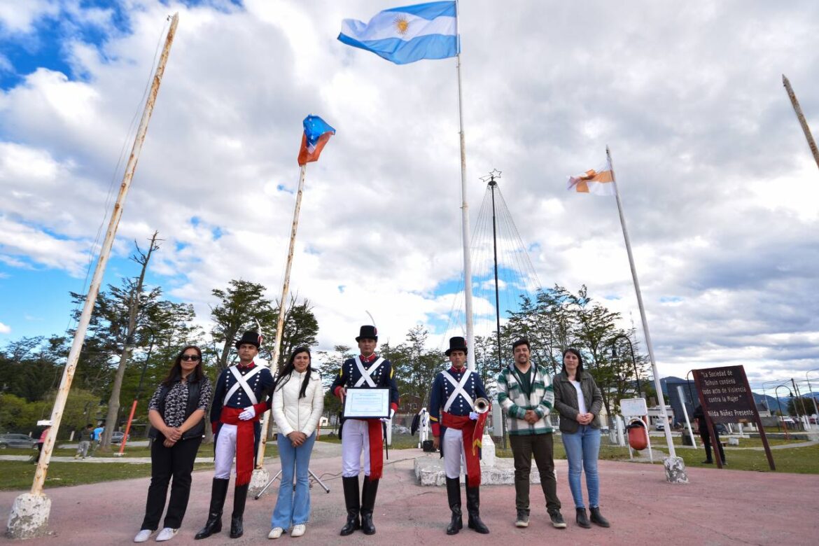 *Tolhuin recibió la visita del Regimiento de Infantería 1 Patricios en el día de la Soberanía Nacional*