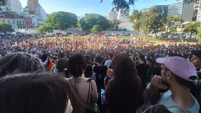 «Milei en Davos: declaraciones polémicas y movilización masiva en defensa de derechos LGBTIQ+»