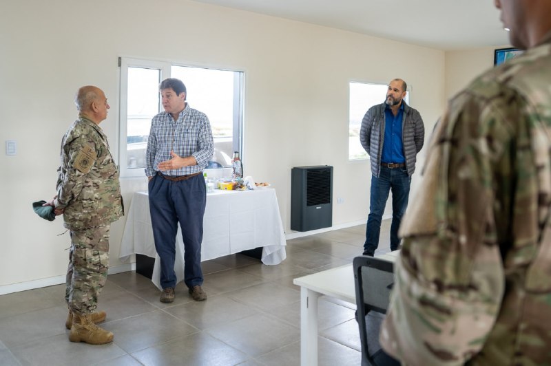 El Gobernador Melella Visitó El Puesto De Vigilancia Escalón Adelantado Isla Grande Del Ejército Argentino