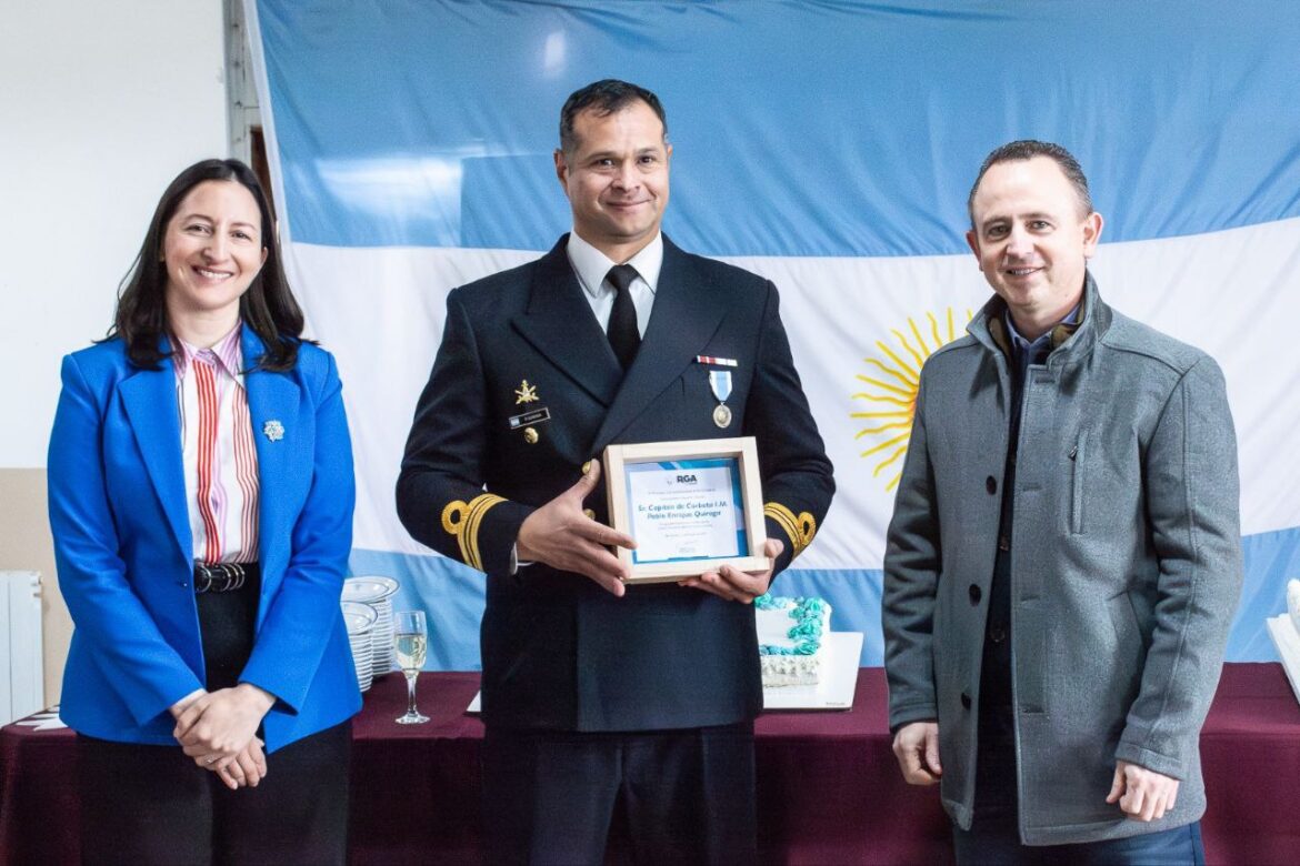 El Municipio acompañó el cambio del mandos del BIM N°5 y el Destacamento Naval