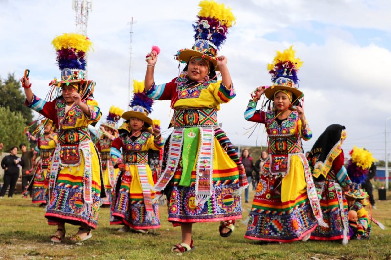 Tolhuin Festejó El Carnaval Con Comparsas Y Bandas En Vivo
