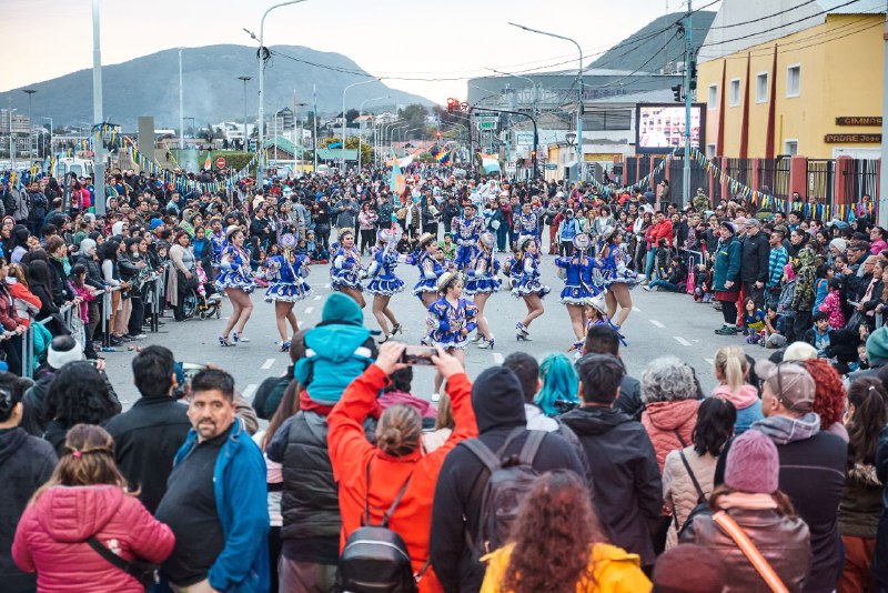 Ushuaia Se Viste De Color Y Alegría Esperando Los Carnavales 2025