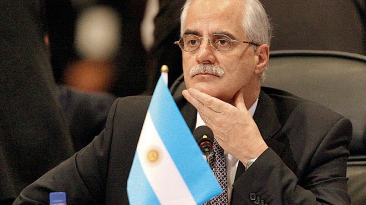 Taiana responsabilizó a Melella de que el radar británico no se haya desmantelado