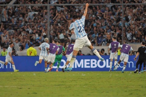 Racing se impone 2-0 sobre Botafogo en la ida de la Recopa Sudamericana