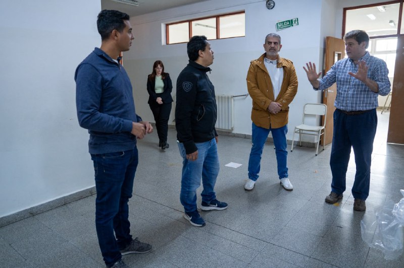 Continúan Los Trabajos De Refacción Y Mantenimiento En Establecimientos Educativos De La Provincia
