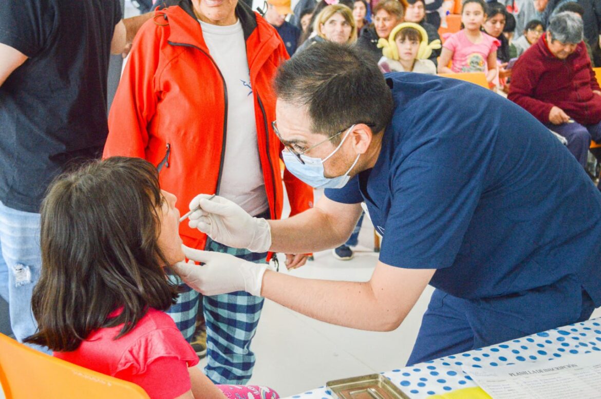 Gobierno Llevó A Cabo Con Éxito La Primera Jornada Bucodental Con Cortes De Pelo Gratuito En La Casa De La Alegría