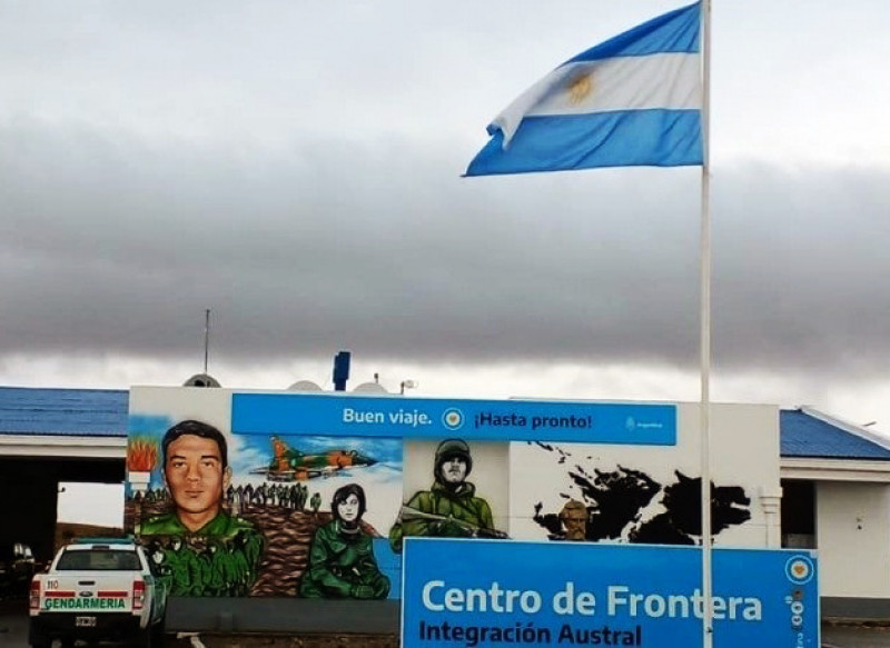 Aduaneros anuncian paros por reclamos salariales