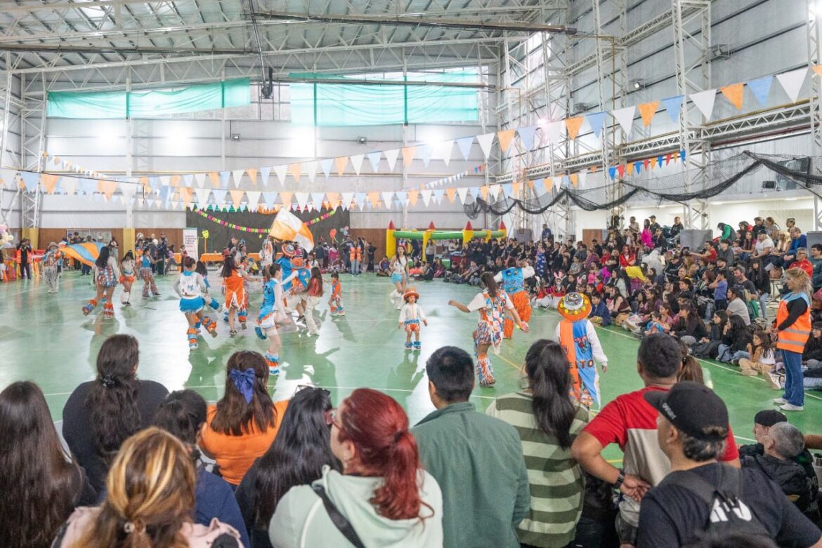 Gran Participación De Familias En El Carnaval Del Fin Del Mundo Que Se Realizó En Río Grande Y Ushuaia