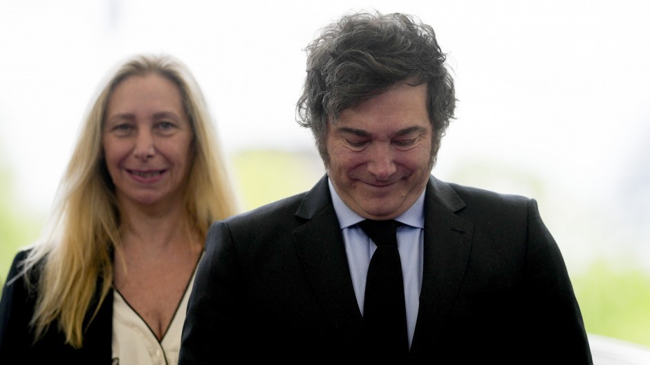 Milei opta por no sobrevolar Bahía Blanca tras la catástrofe: temor a exacerbar el enojo de los afectados