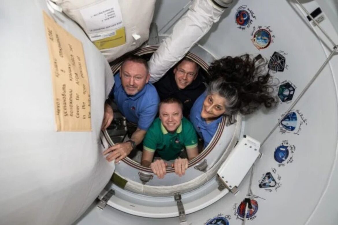 Tras nueve meses en órbita, dos astronautas de la NASA regresan a la Tierra tras una misión espacial llena de imprevistos