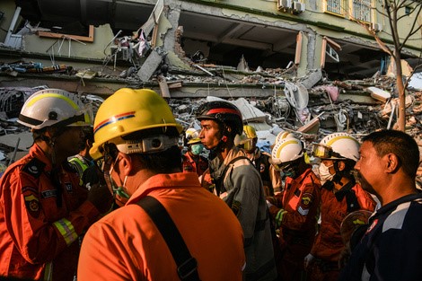 Catástrofe en Myanmar: Réplicas y Destrucción Agravan la Emergencia Tras Terremoto de 7,7