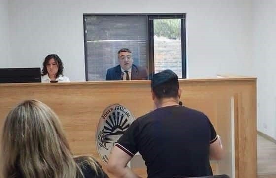 Condenan a ocho meses de prisión efectiva a un reincidente por daños a un vehículo en Río Grande