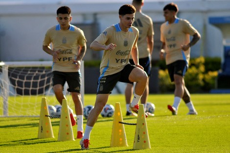 La Selección Argentina afina detalles para el crucial duelo ante Uruguay en Montevideo
