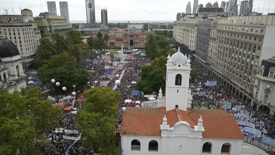 El Gobierno desclasifica archivos secretos de la dictadura en medio de tensiones por el Día de la Memoria