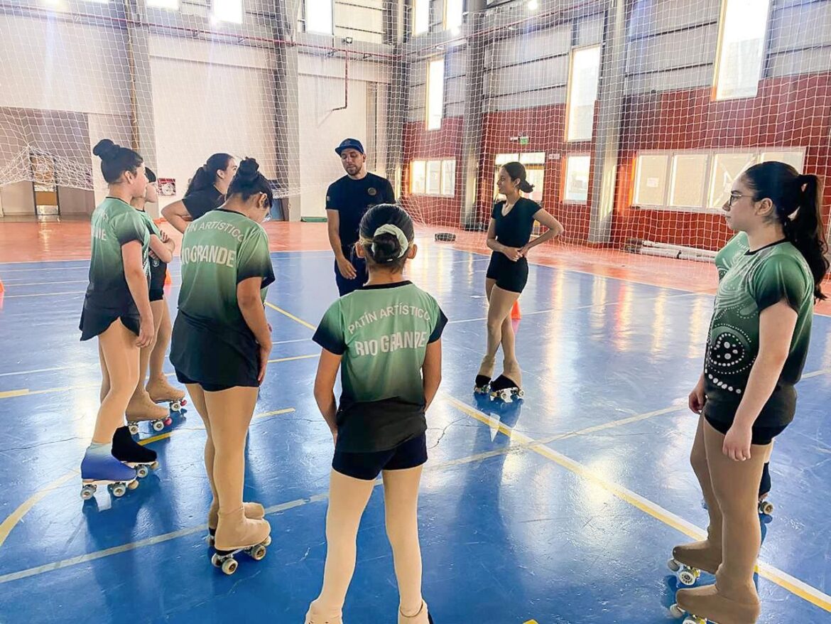 Gobierno Acompañó La Realización De Una Clínica De Patín Artístico En La Casa Del Deporte De Río Grande