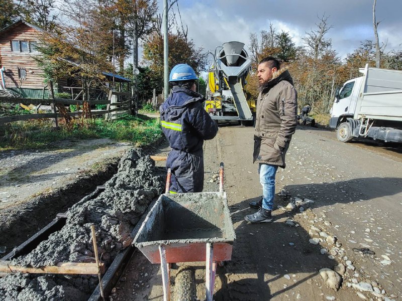 Avance sostenido en obras públicas: Tolhuin se prepara para el invierno con importantes mejoras viales