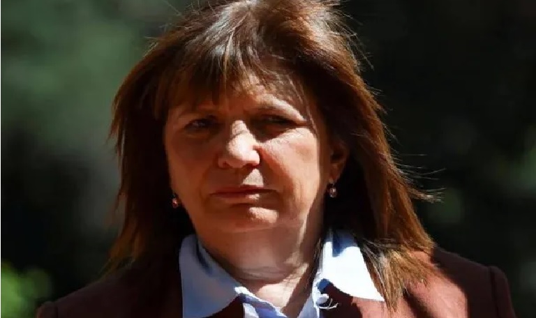Polémica en Roma: La Delegación de Milei Llega Tarde y Bullrich es Vista «Turisteando»