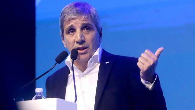 Caputo anticipa reformas impositivas y jubilatorias para después de las elecciones en reunión con inversores en Nueva York
