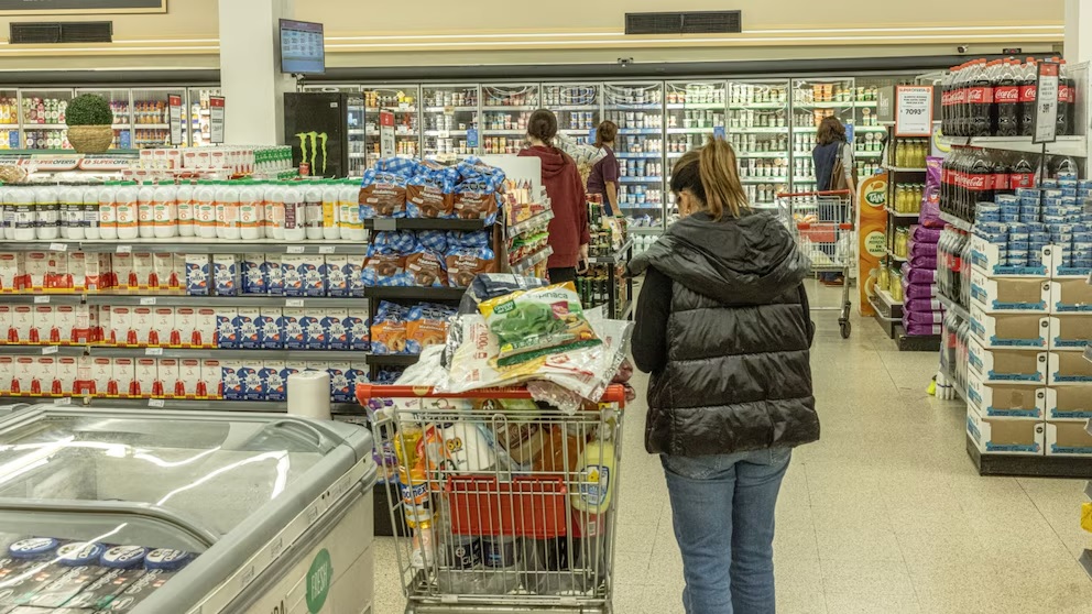 Inflación contenida y tensiones sectoriales: el impacto inicial del fin del cepo y el nuevo régimen cambiario