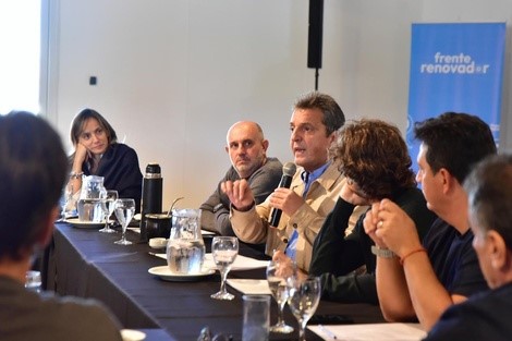 Massa Llama a la Unidad en Medio de la Incertidumbre por las Elecciones Bonaerenses