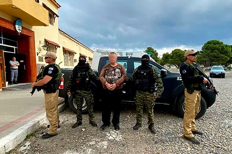 Desarticulan red de trata de personas en aeropuertos argentinos: detienen a 15 extranjeros vinculados a una secta