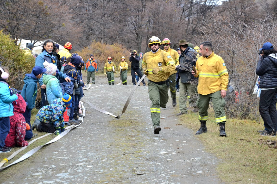 Jornada De Encuentro Y Reconocimiento A Los Brigadistas Forestales De Tierra Del Fuego