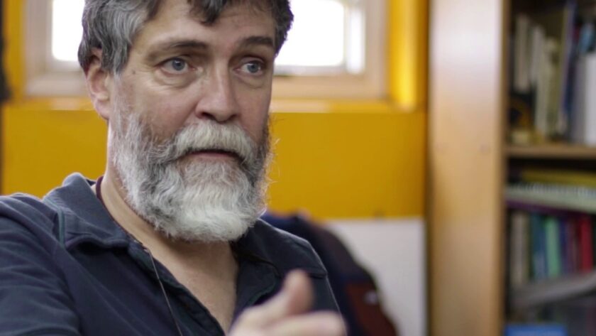 Debate sobre salmoneras en Tierra del Fuego: Riesgos ambientales y desafíos logísticos