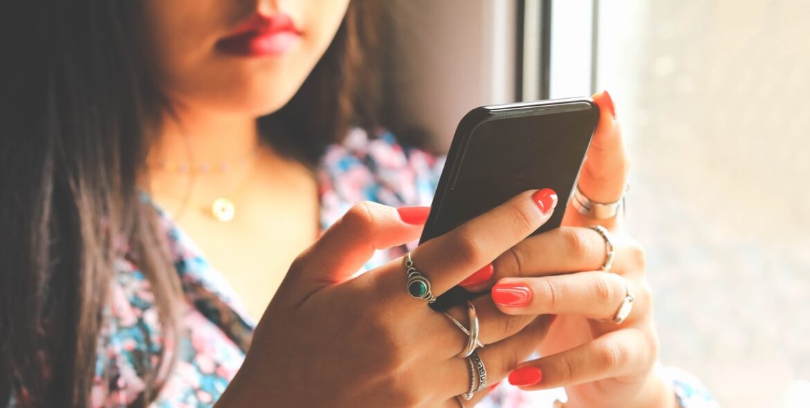 Revolución digital en las aulas: Más de 2,5 millones de chicos en Argentina ya usan inteligencia artificial para estudiar