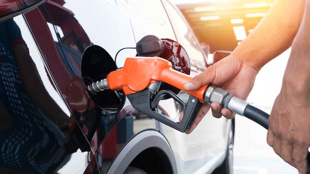 YPF ajustará los precios de los combustibles desde este domingo