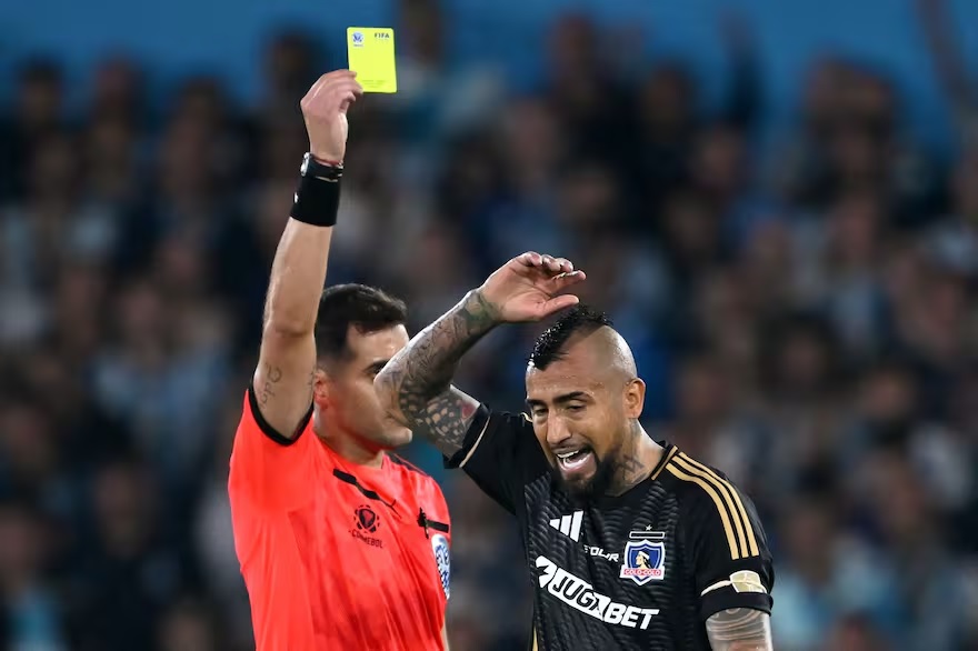 Racing Club aplastó a Colo Colo y aseguró su pase a octavos de final de la Copa Libertadores